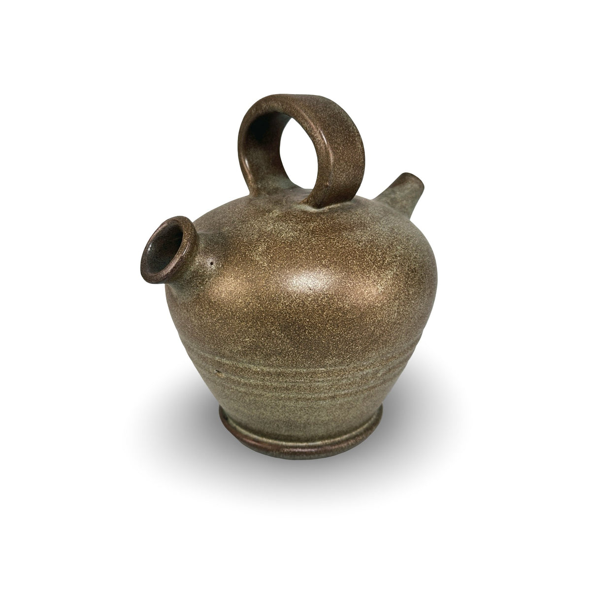 Gargoulette from Vallauris, three-quarter view with round filling opening and throwing rings on the body